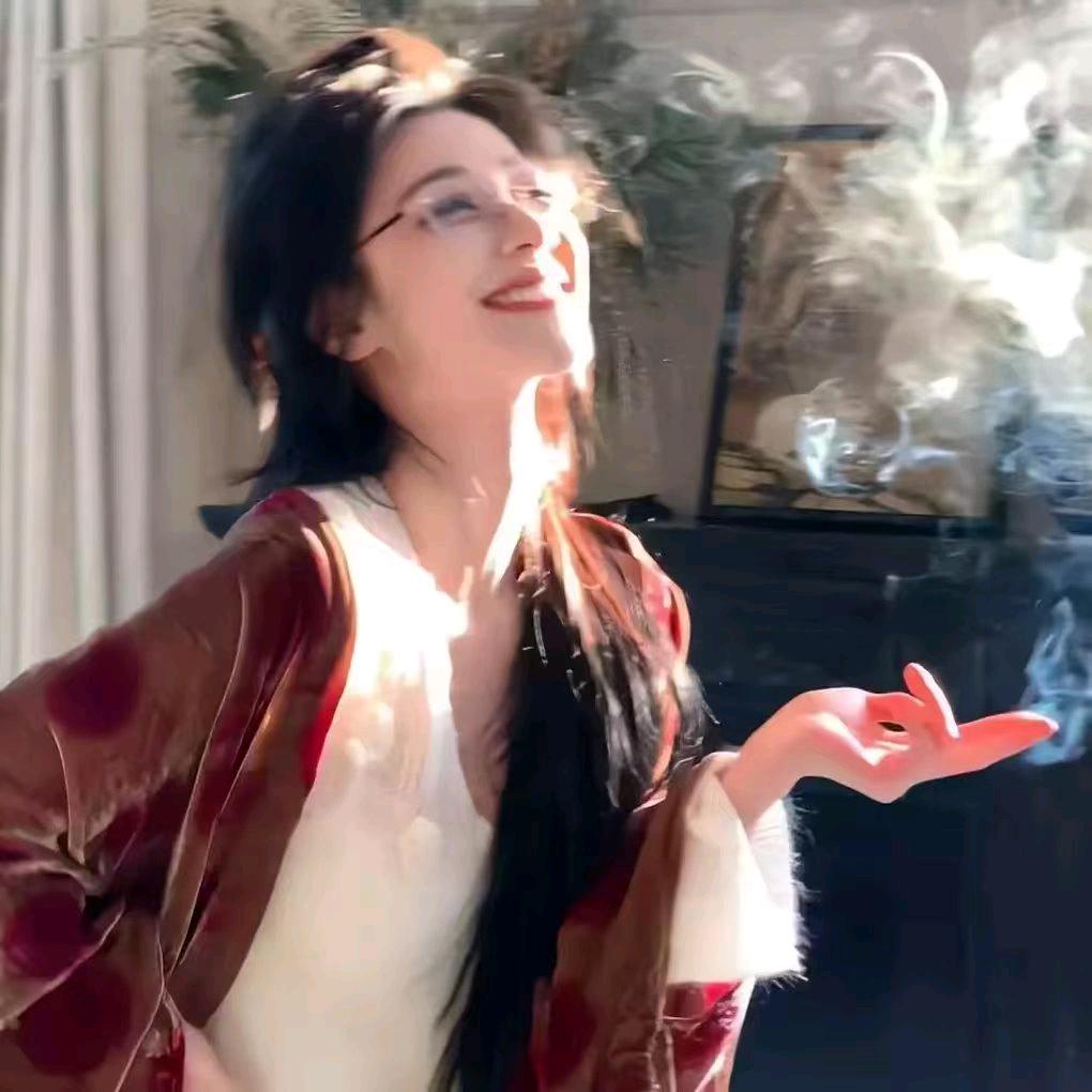 万劫不复的甄国风头像