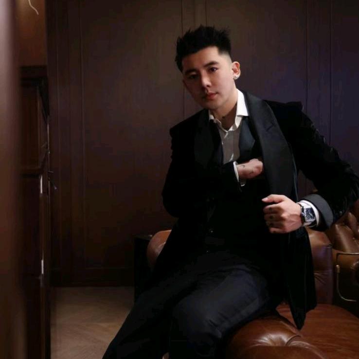 杨圣坤穿搭分享