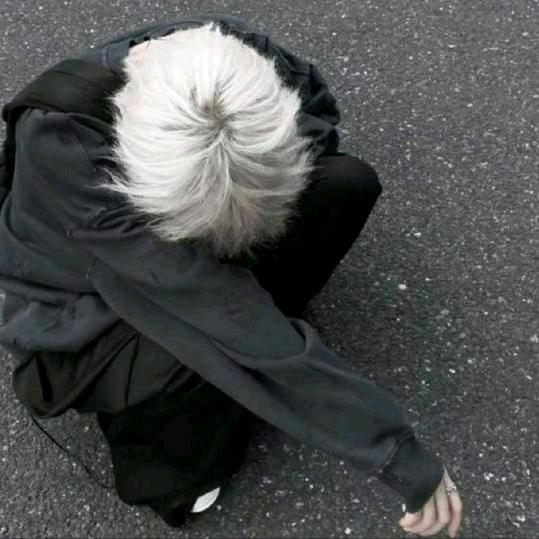 18岁少男坐公交被南通包围