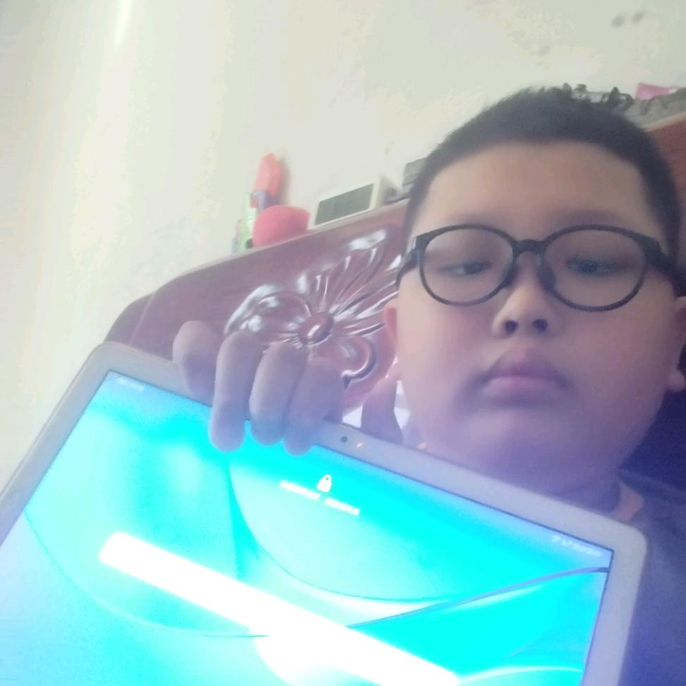 周嘉炜（哈云900万）