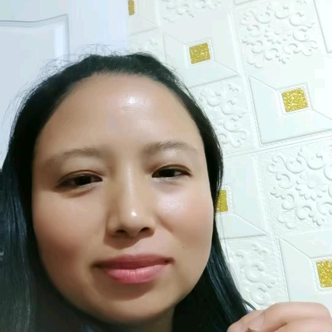 爱唱山歌的小姐姐