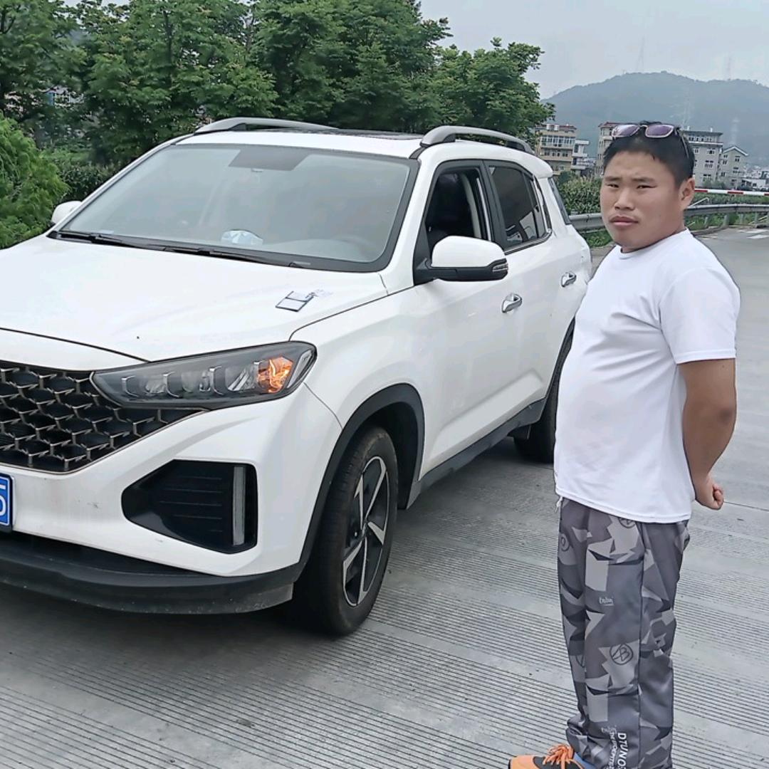 蔡 源 滚 滚
