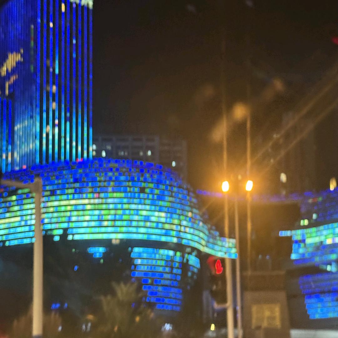 ༼ つ ◕‿◕ ༽つ