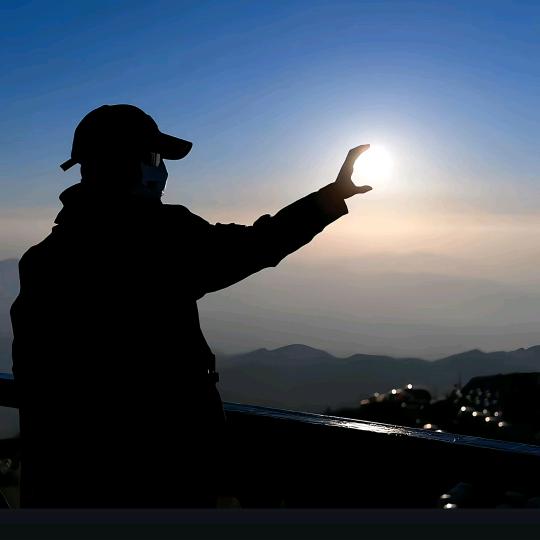 ᐡ半生 •͈⚇•͈浮尘