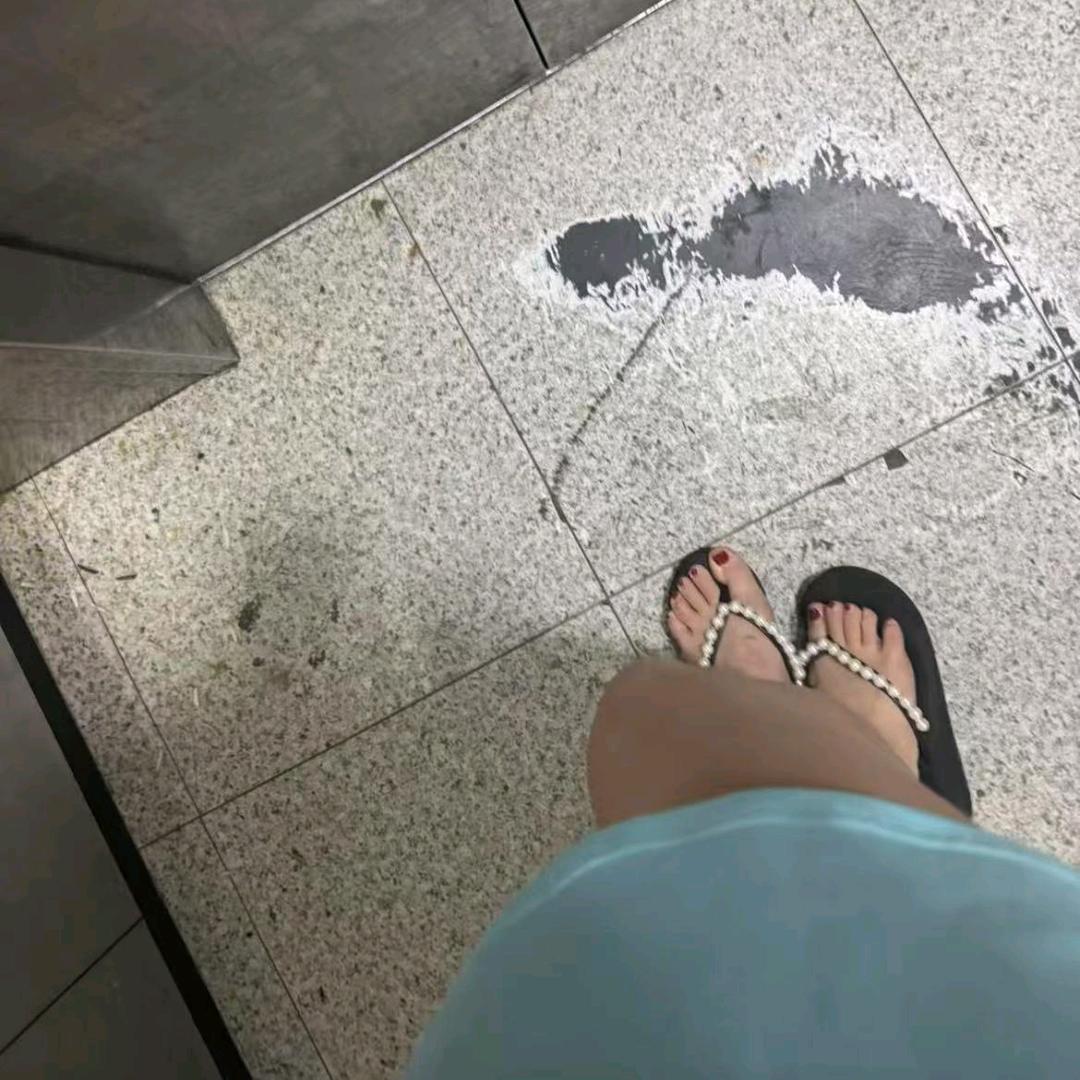 爱运动的小妮