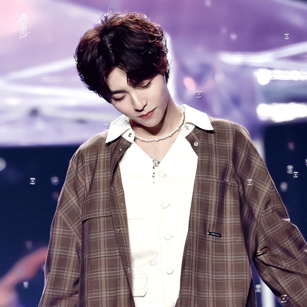 秋水没过月亮 - ̗̀ ♡  ̖́-