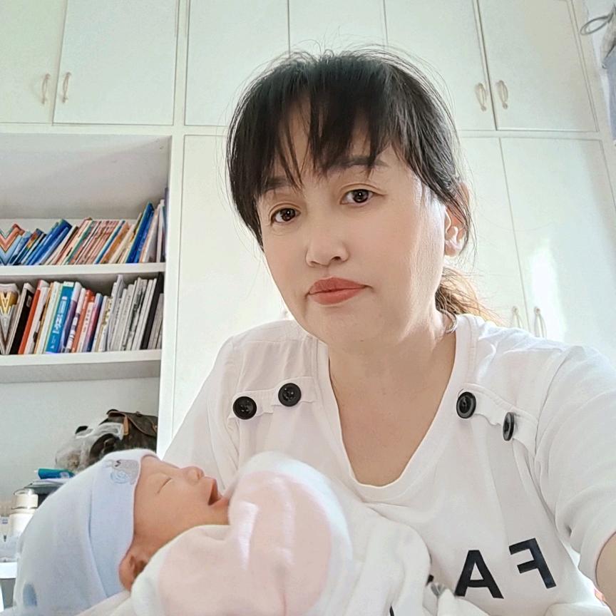 田术兰月嫂育儿嫂这上面图片就是我带的宝宝