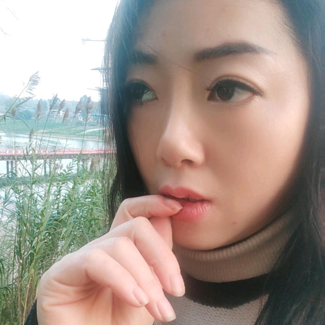 轻轻的捧着你的脸