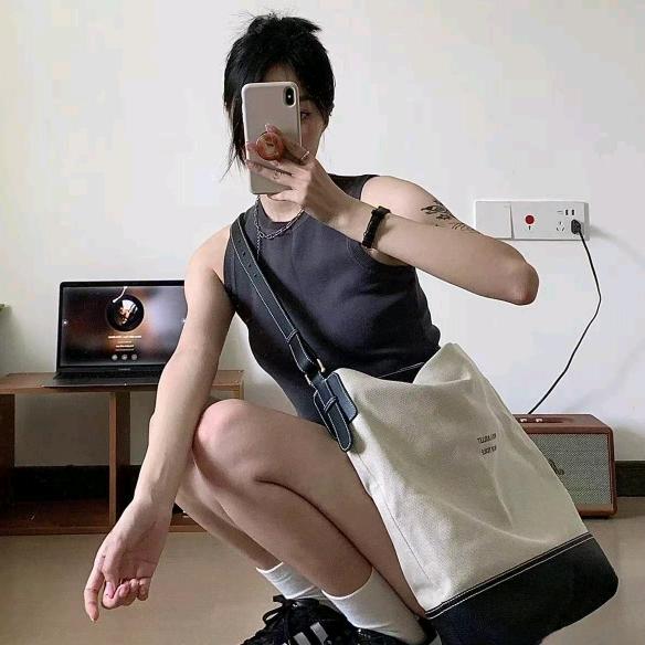 腾跃鞋服馆