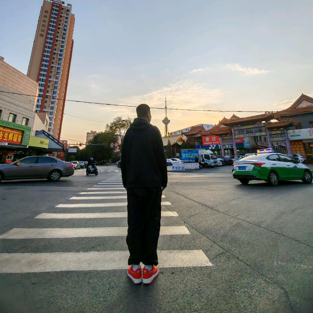田小小