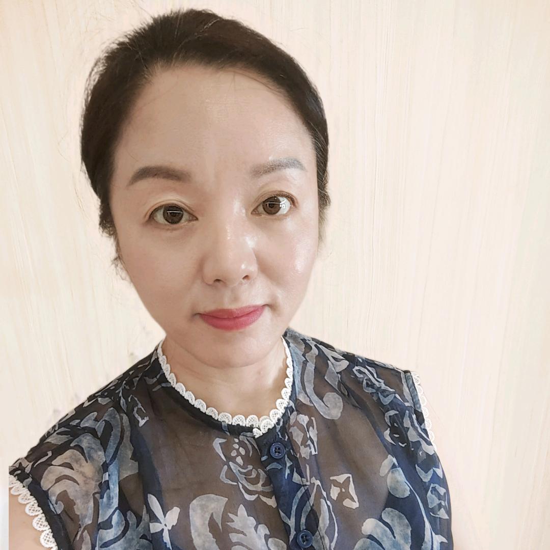佪眸一笑