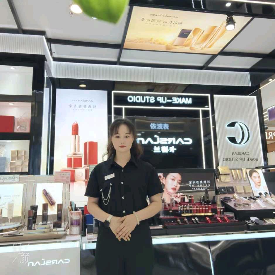 息县西亚  卡姿兰专柜