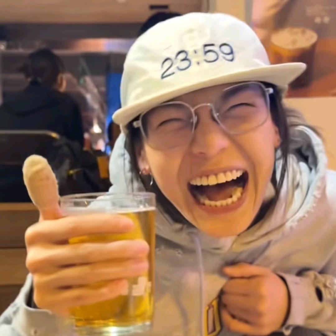 发际线上移啤酒肚臭脚二十二岁应届大学生