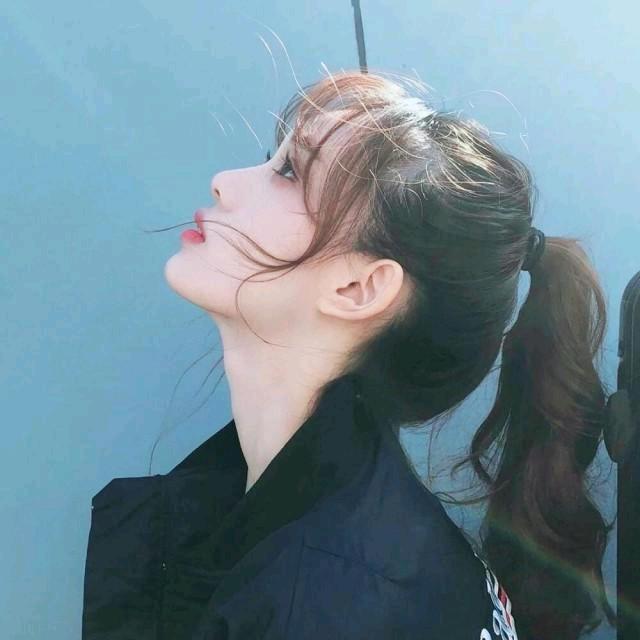 柒月