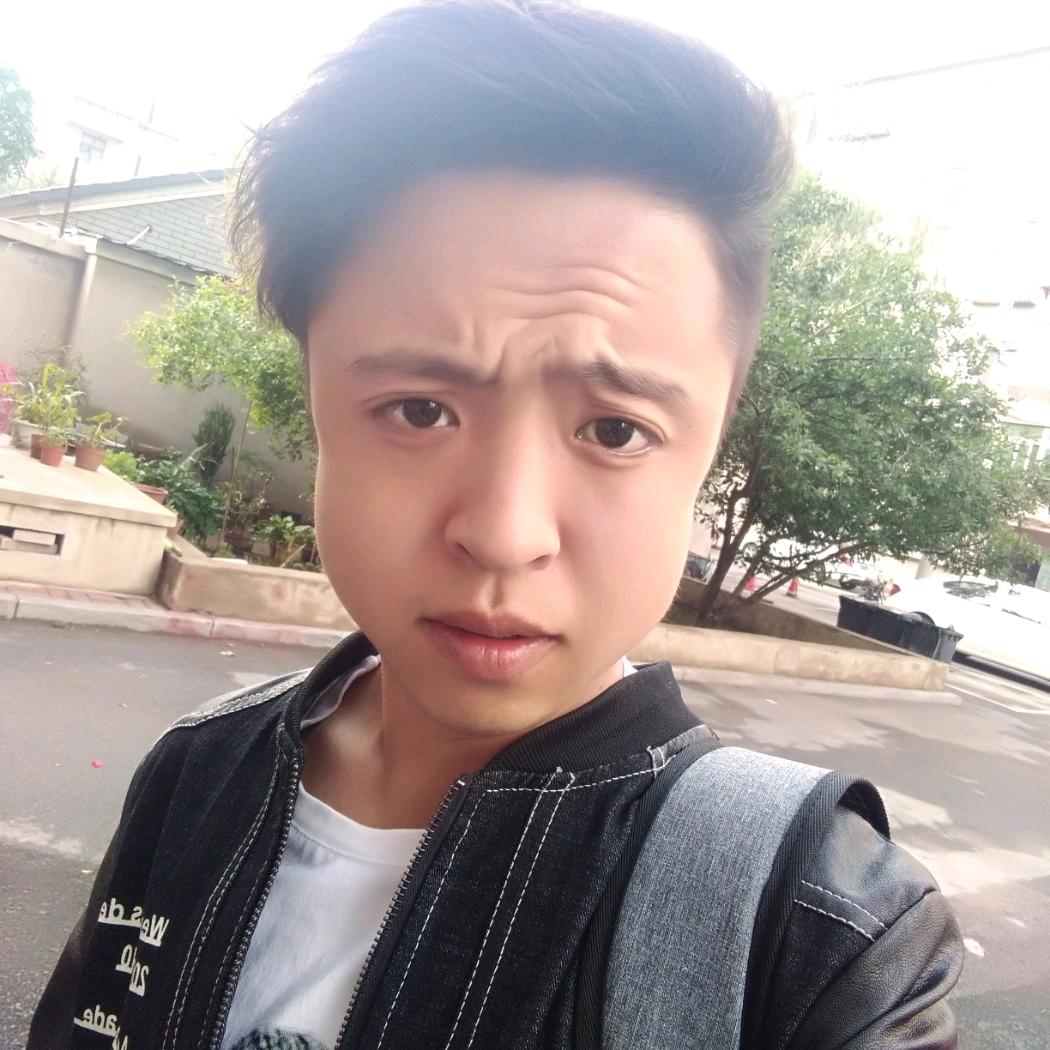 卖螺蛳粉滴单身小男孩！！