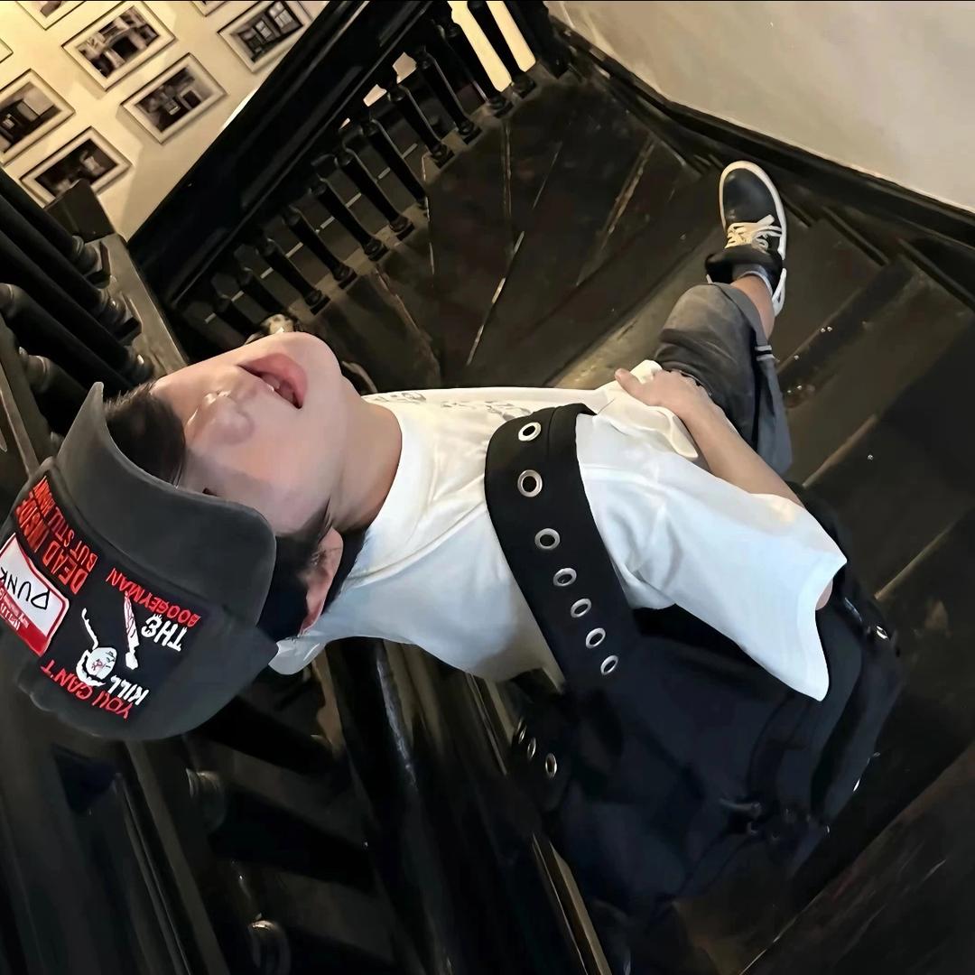 周顾己