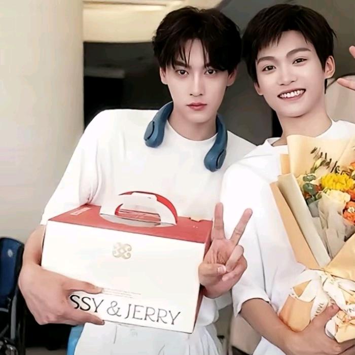 胡边乱造🌽（见过九尾，梓渝版）