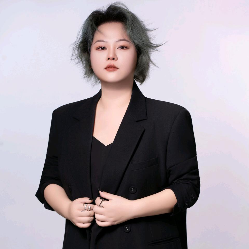 湘潭教化妆的罗老师