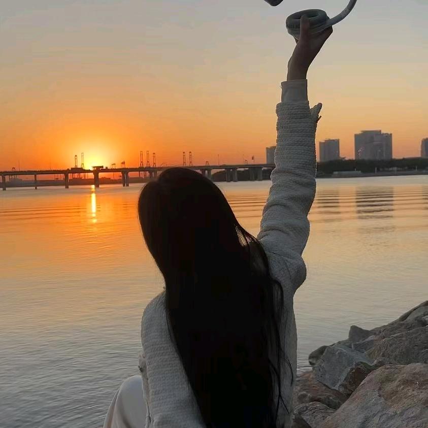 ꧁༺我想༒静静༻꧂