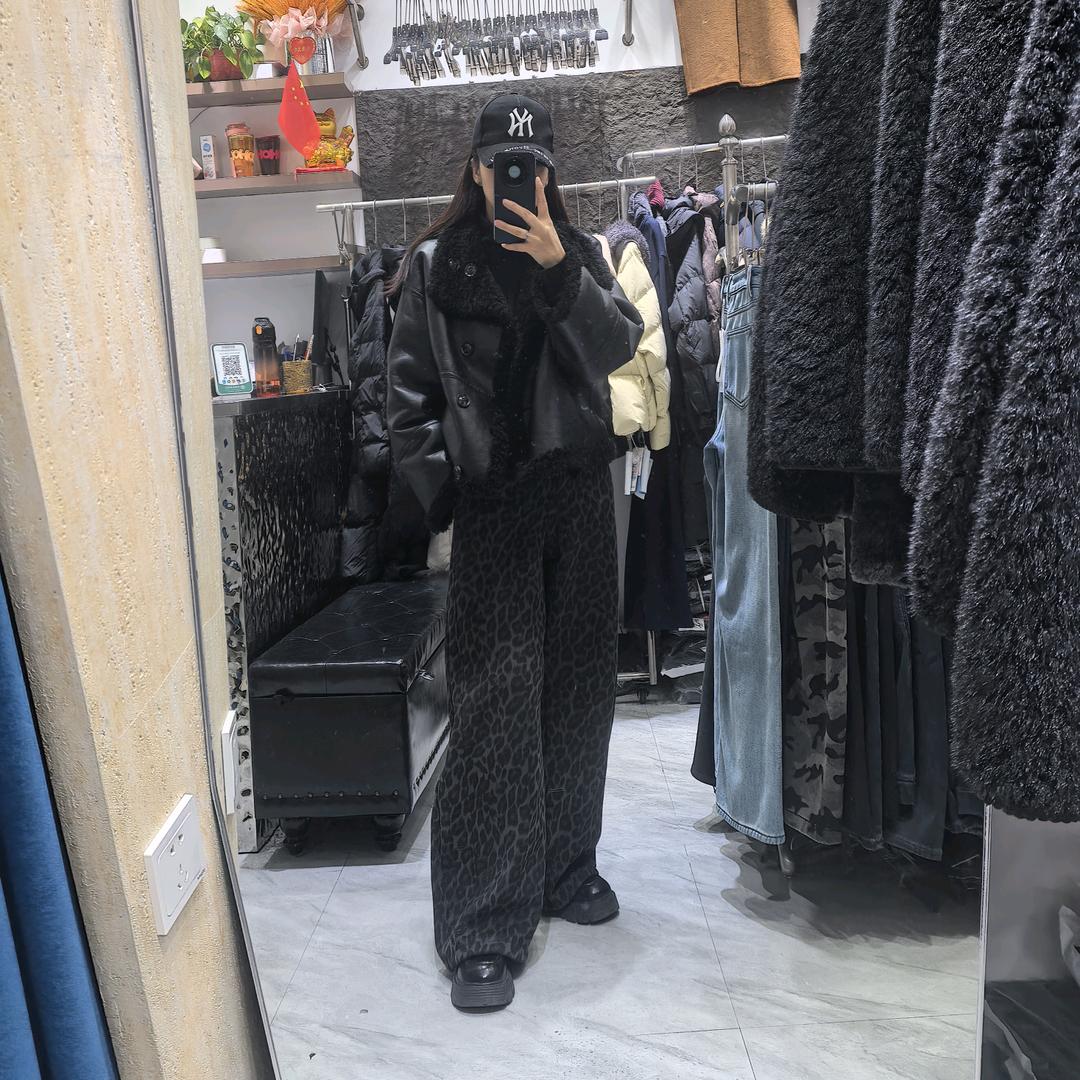 荣县一米阳光女装