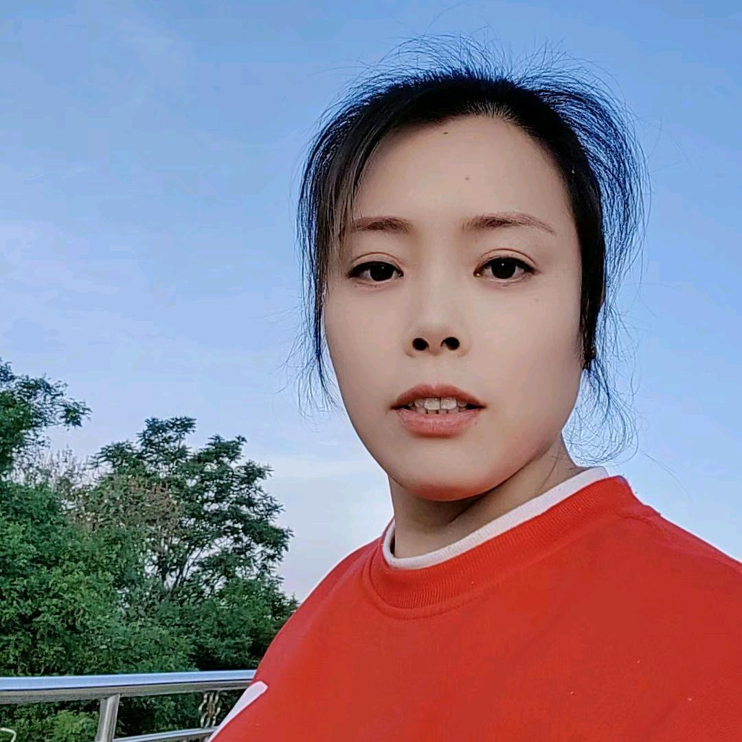 梁姐晚7：50首播