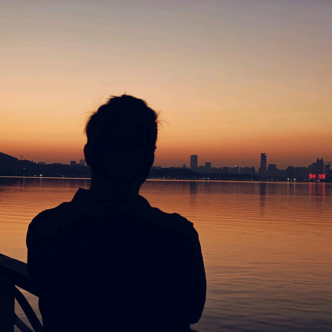 不会航拍的流云