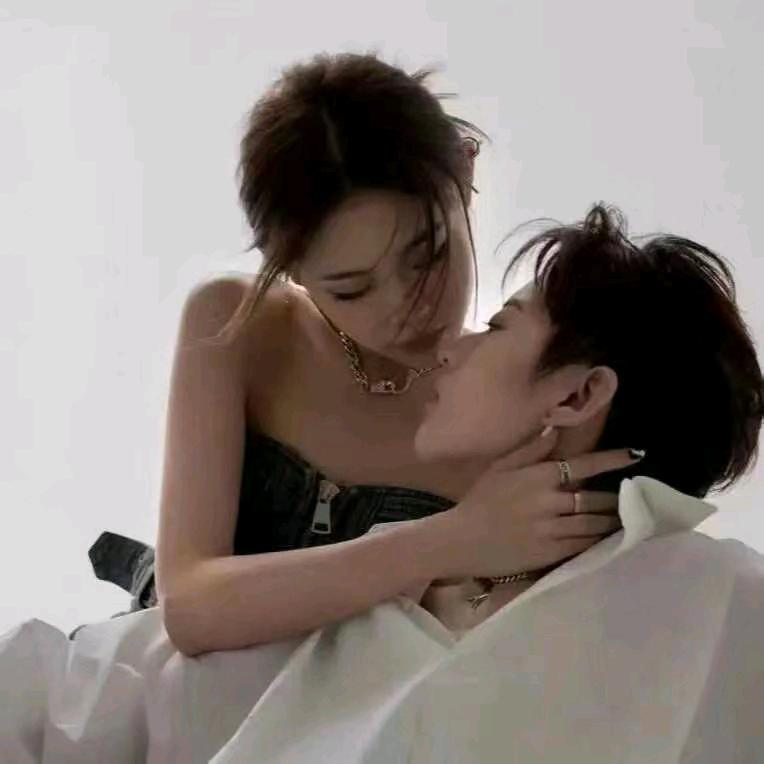 🚬᭄ཽ࿆浓烟࿐:: 伴酒☞