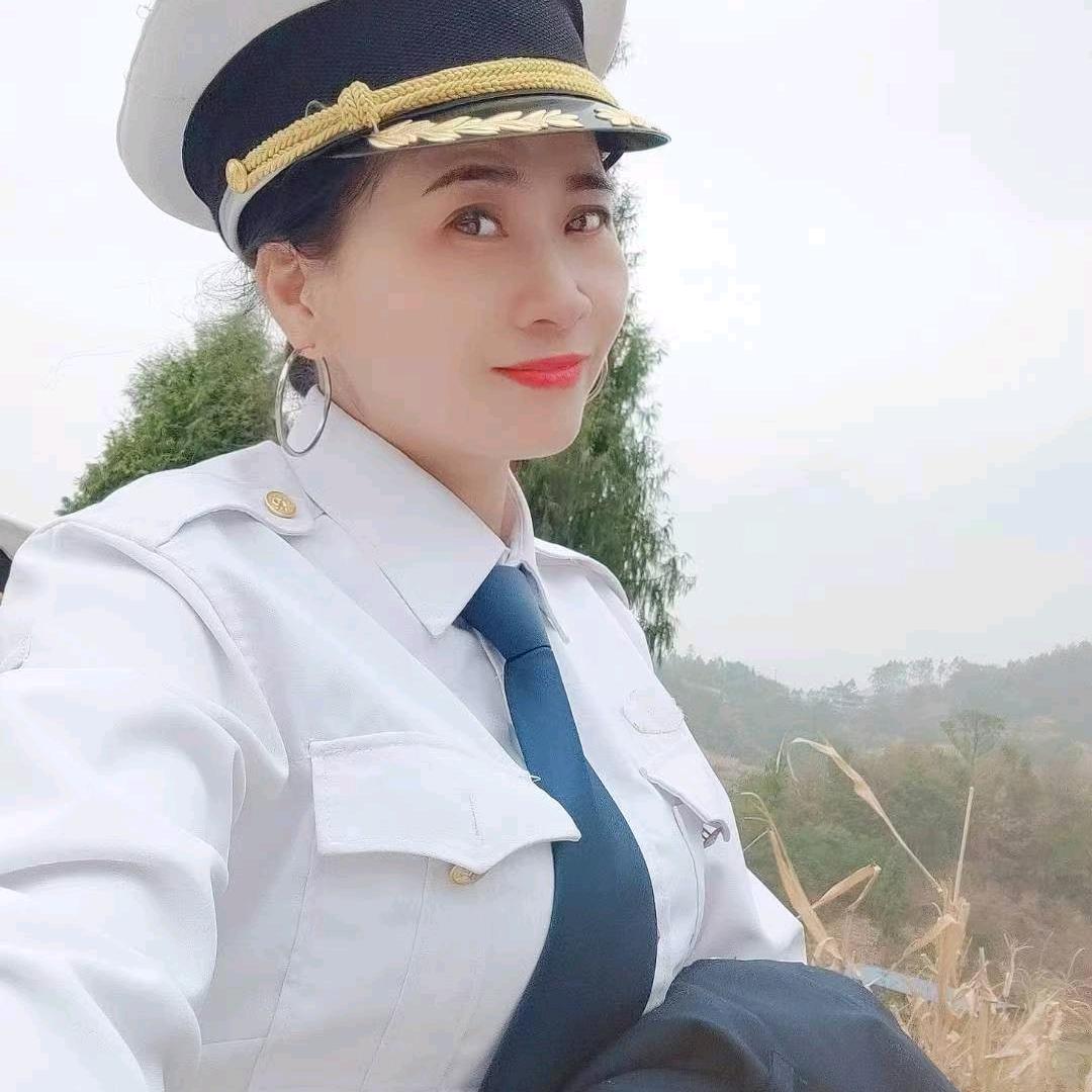 秋月《免私聊》