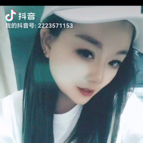 摆地摊的小姐姐又来啦？