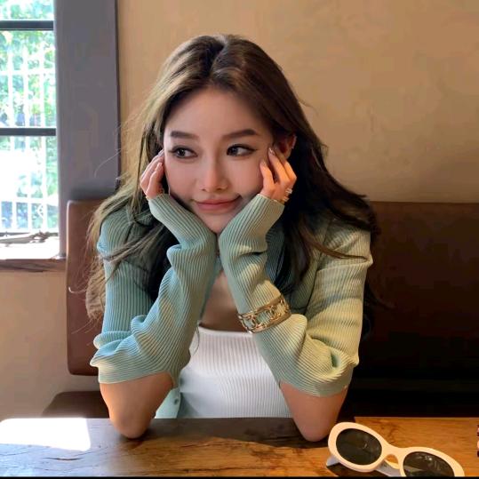 佟小白［精致穿搭］