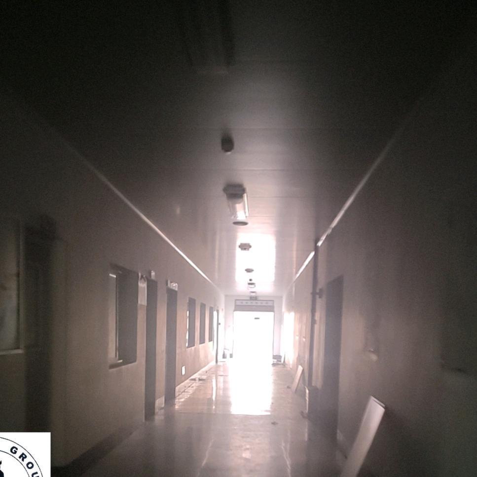 废弃工厂留守小保安