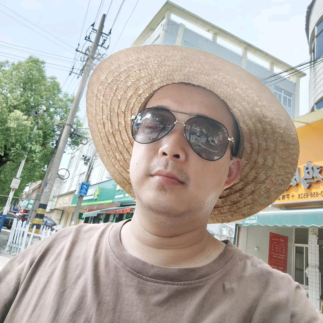 ꧁꫞꯭追着光的凡傅· 🌿  💫꧂