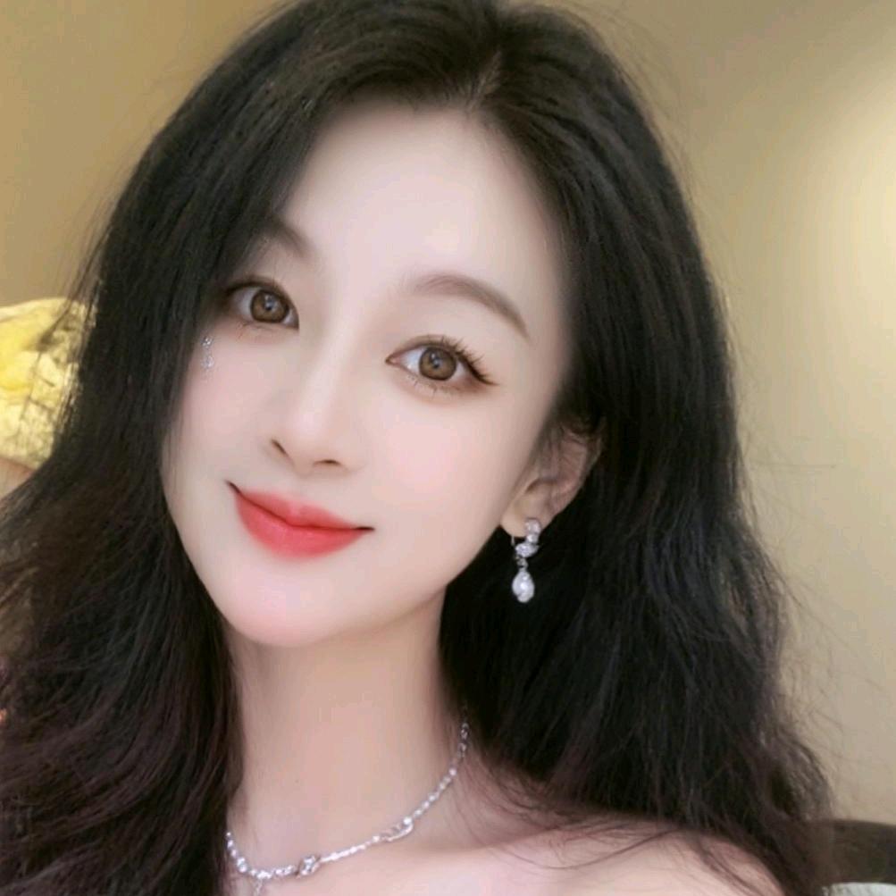 淡然(｡･ω･｡)ﾉ♡一笑😘😘