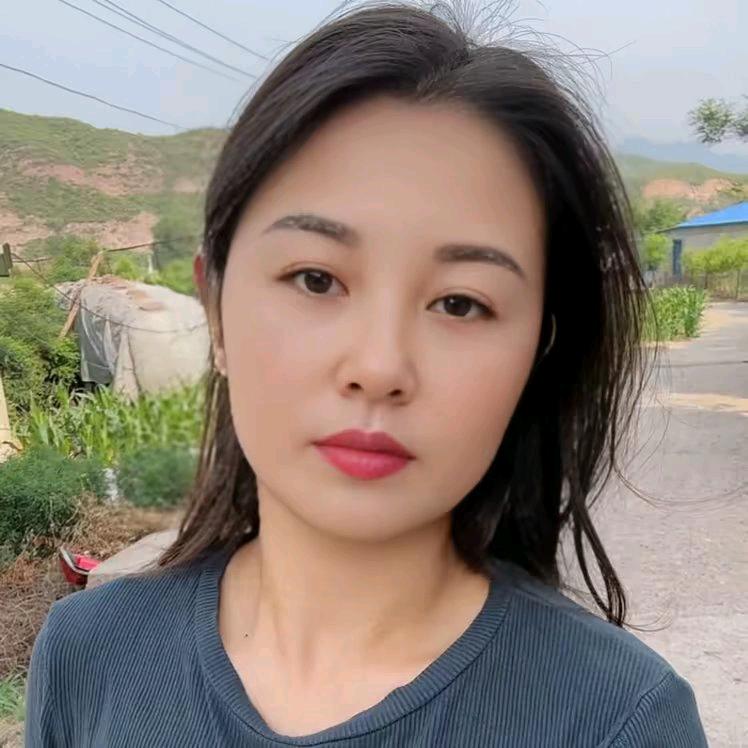 有个姑娘叫小路