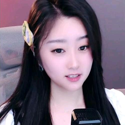 小菲儿4823💖你🉑🉑七彩美女