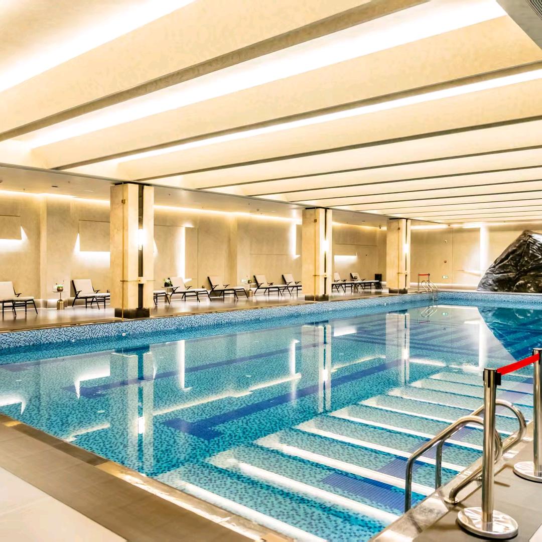 零壹游泳健身利利教练