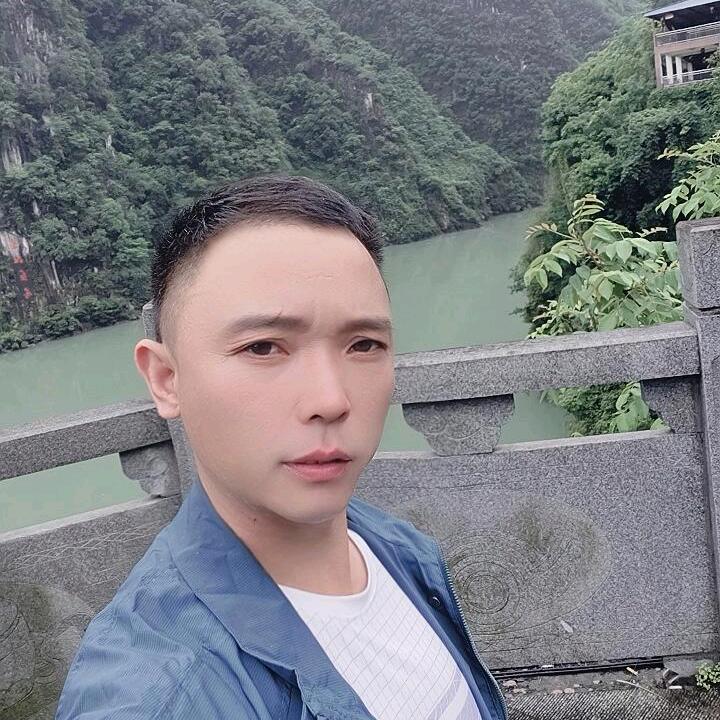 三秒哥(逢九号开播)