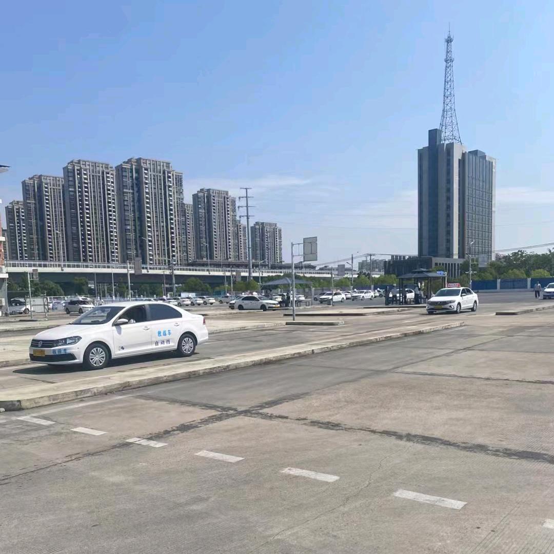 建业机动车王老师