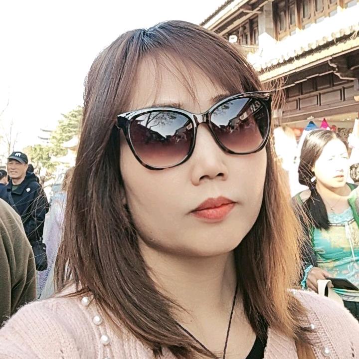 小梁姐
