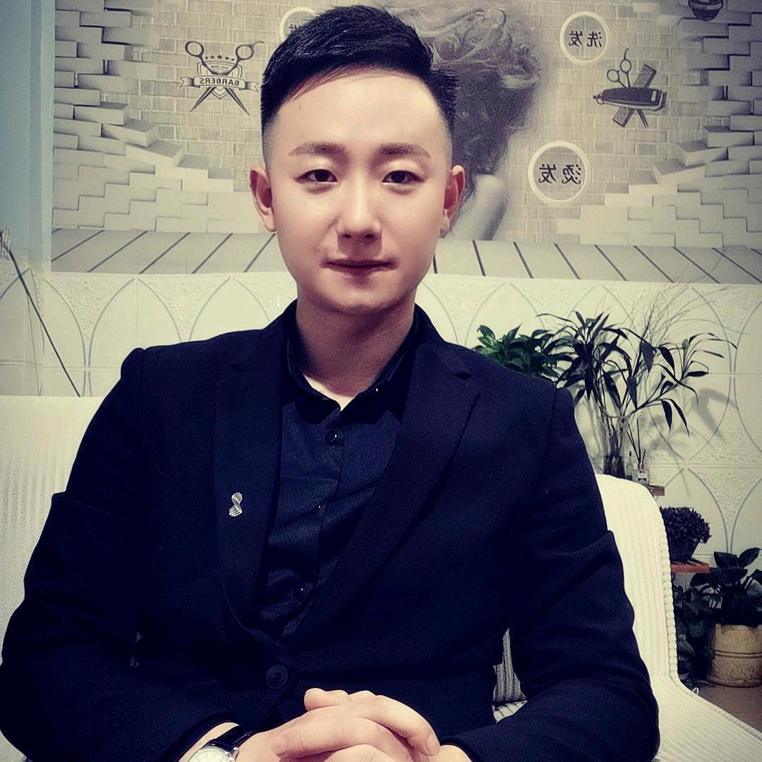 秋酷大叔。
