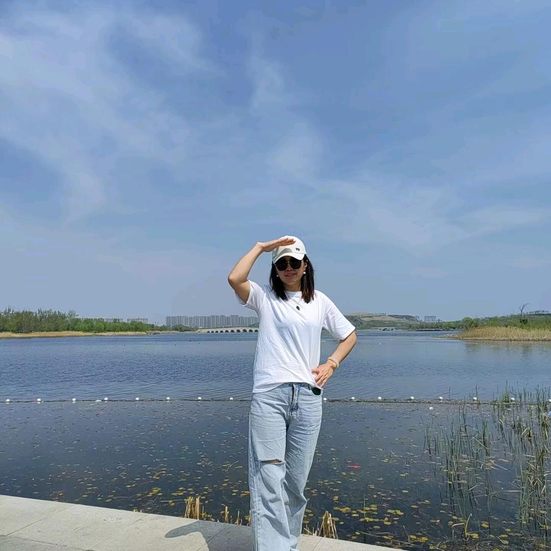 村里的小芳