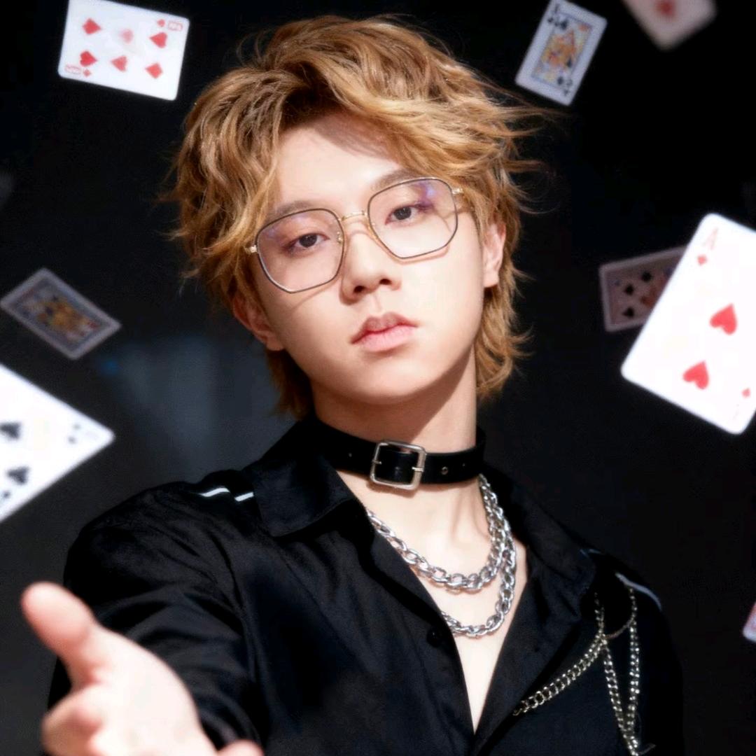 小木(二木最大颜粉)（二木求你让我进群！