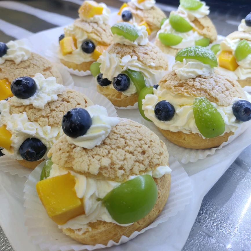 谢娟青南寄语蛋糕店