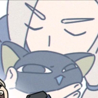 小猫你可以吃草莓巴菲