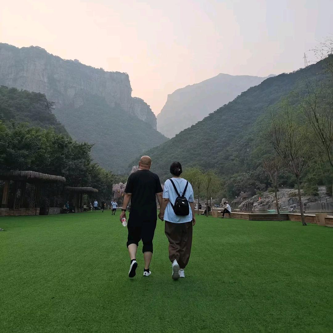 智者寡言    愚人善辩