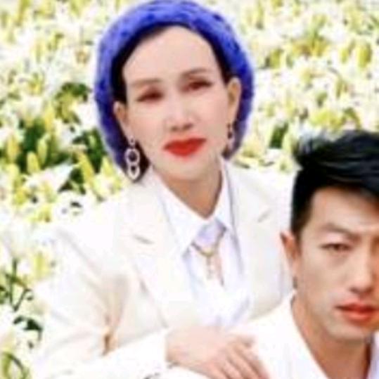 宁夏绿帽子姐姐。