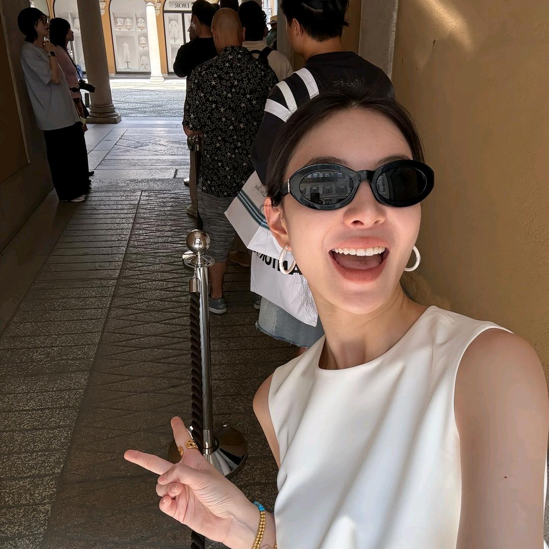 李星儿（穿搭分享👗）