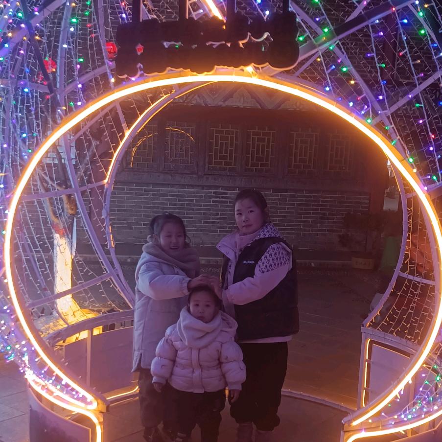 彤琪玥