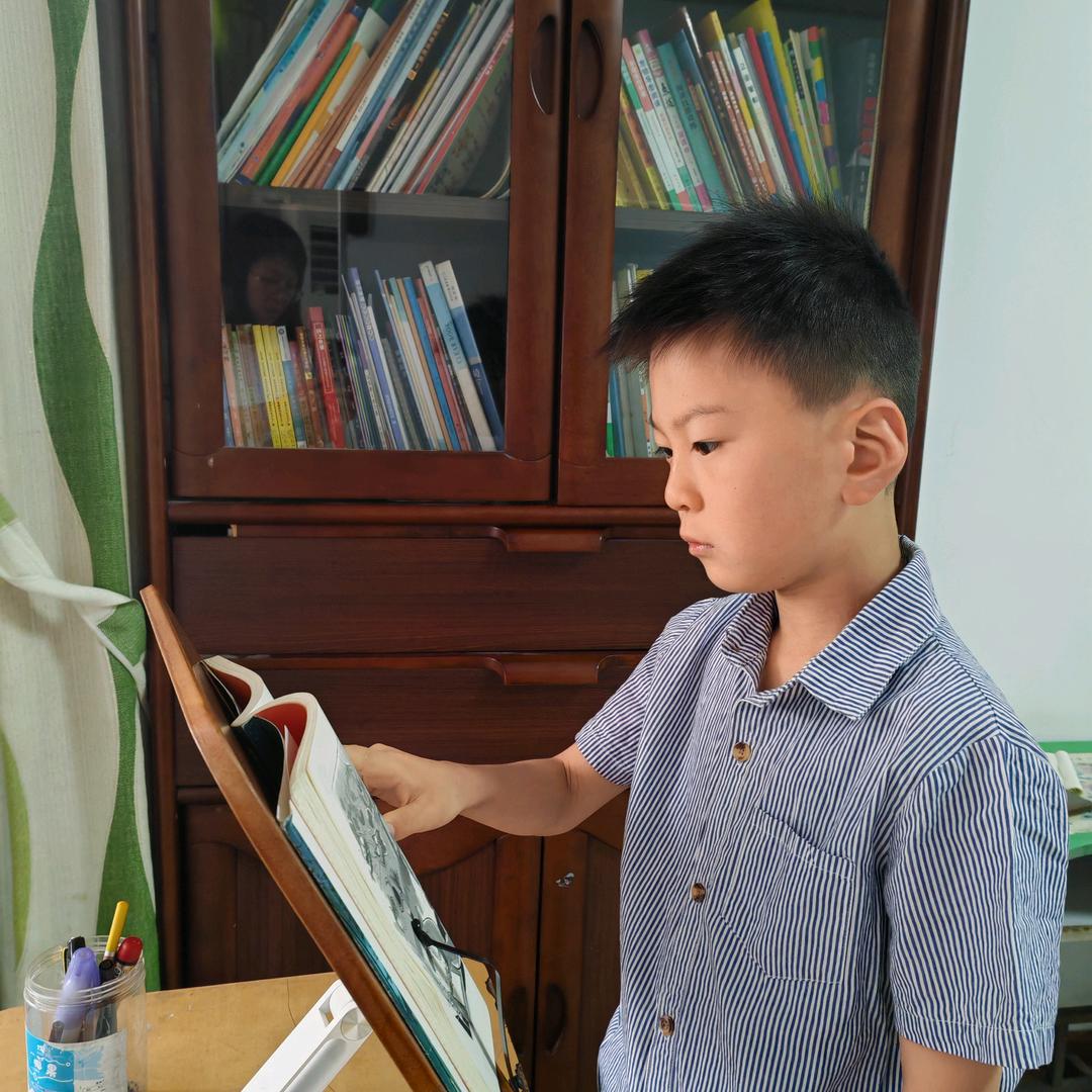 家是课堂，爱是教材