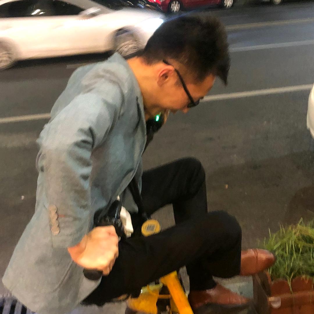 站的高，尿得远。